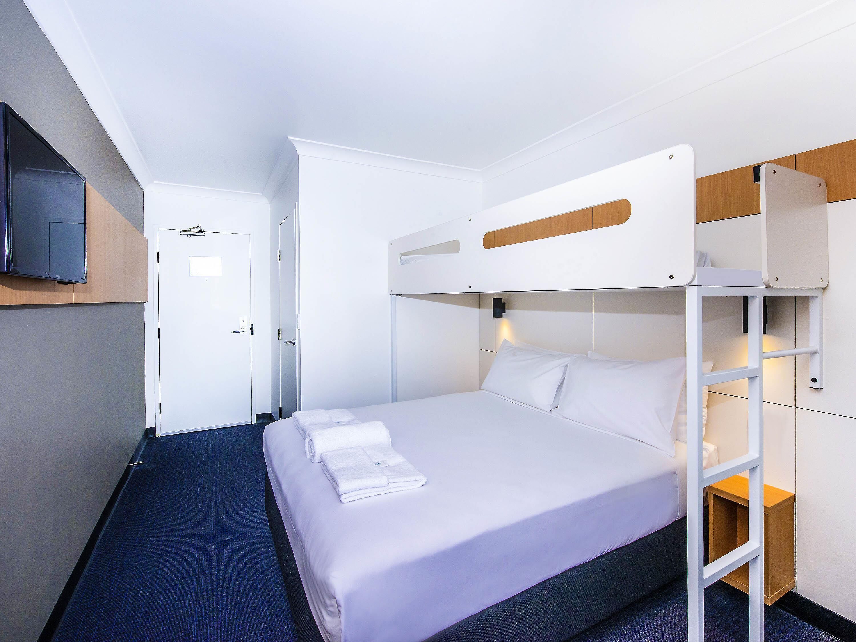 Standard Room, Multiple Beds | Desk, laptop workspace, free WiFi, bed sheets