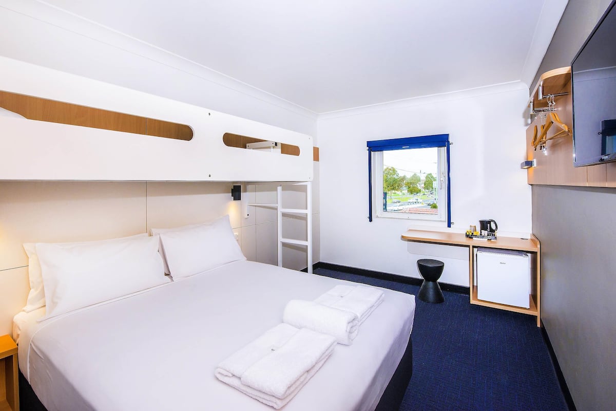 Habitació estàndard, diversos llits | Escriptori, espai de treball apte per a portàtils i wifi gratuïta