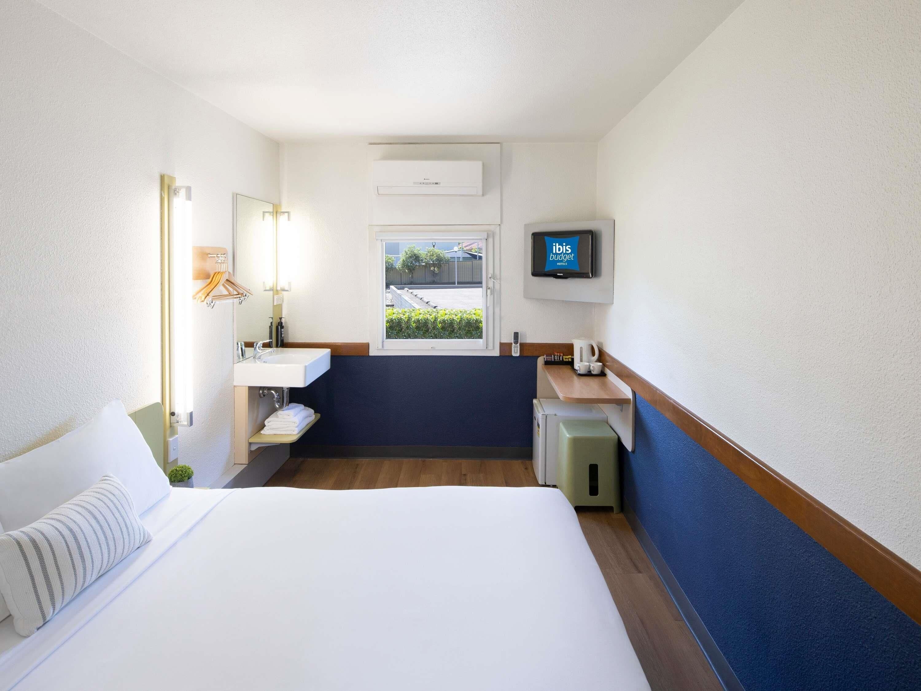 Bureau, espace de travail pour ordinateur portable, Wi-Fi gratuit