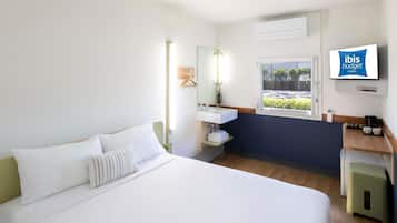 Desk, laptop workspace, free WiFi, bed sheets