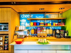 Desayuno continental todos los días (AUD 13 por persona) 