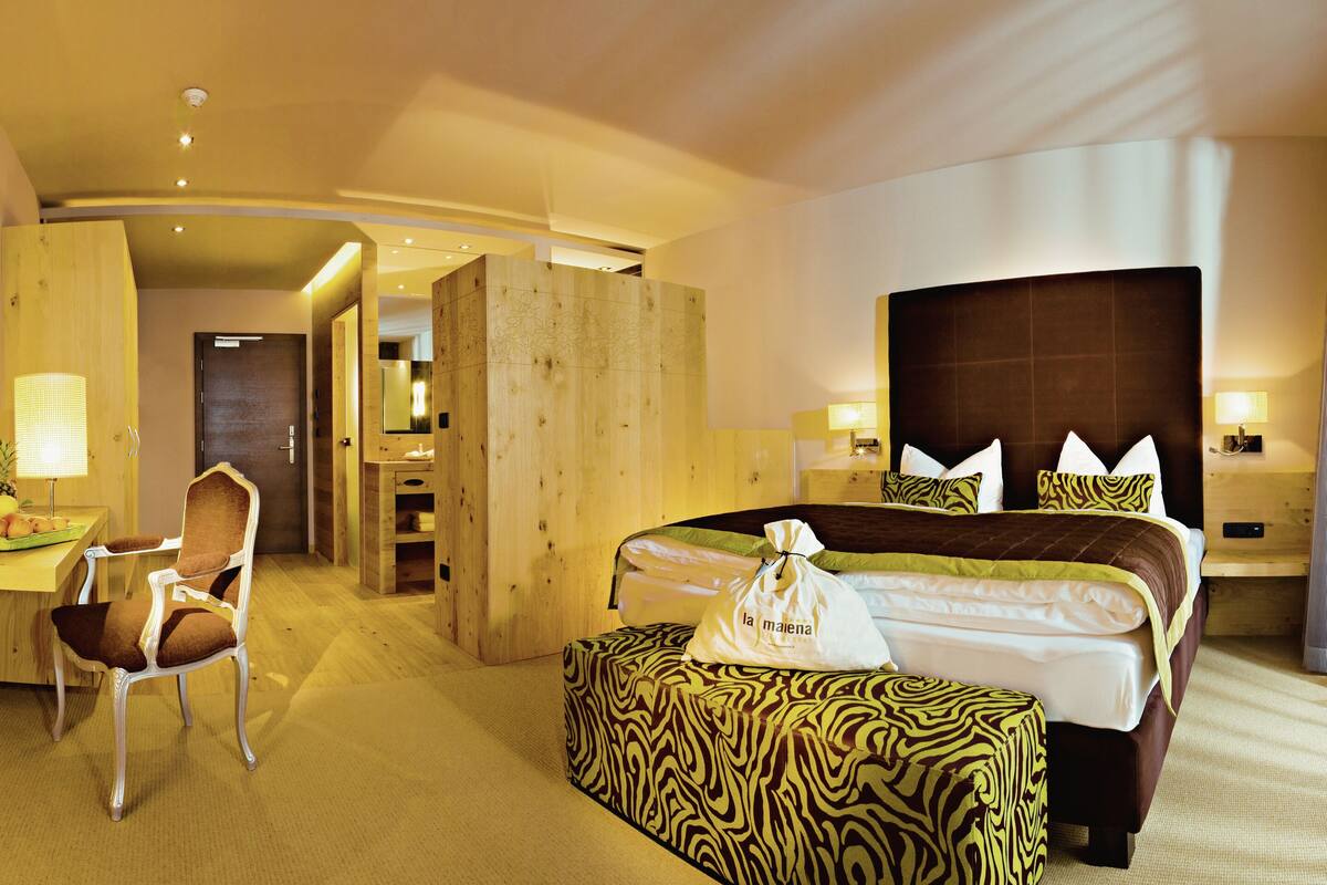 standard double room | minibar, in-room safe, desk, soundproofing