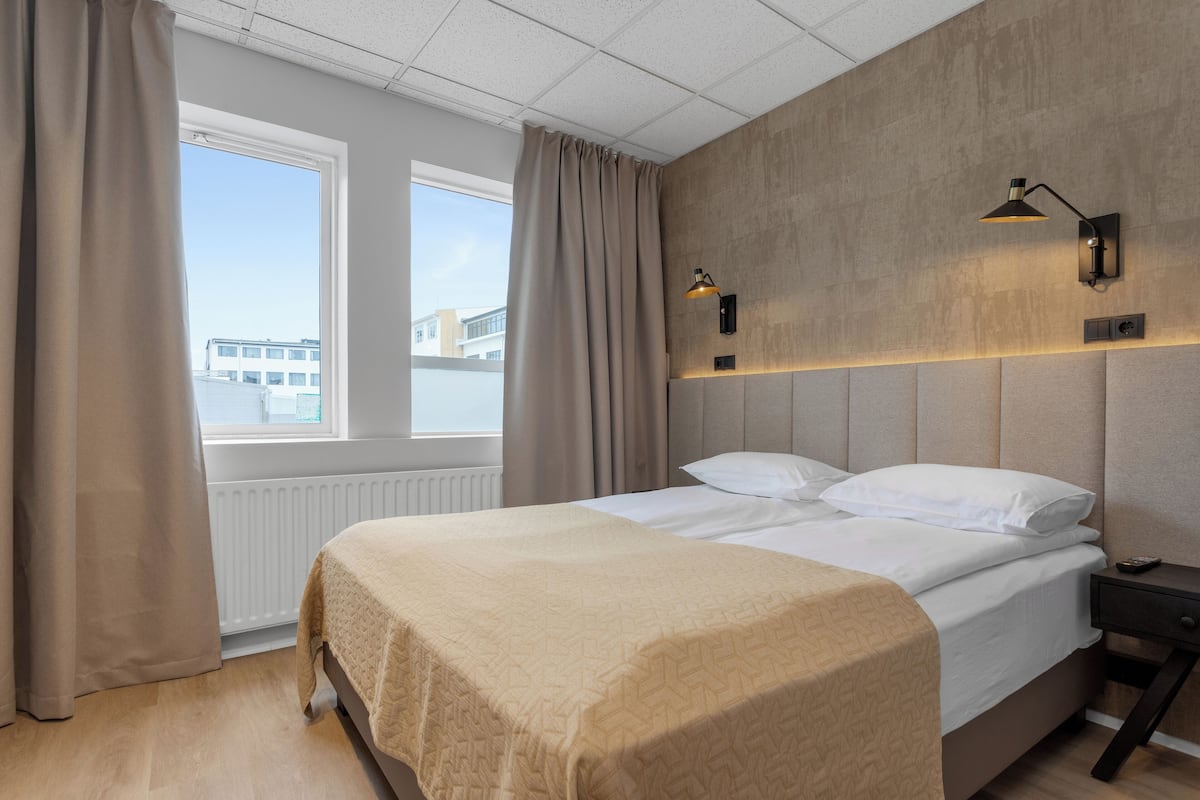 Doppia Economy, bagno privato | Una scrivania, Wi-Fi gratuito, lenzuola