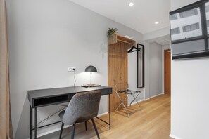 Single Room, Private Bathroom