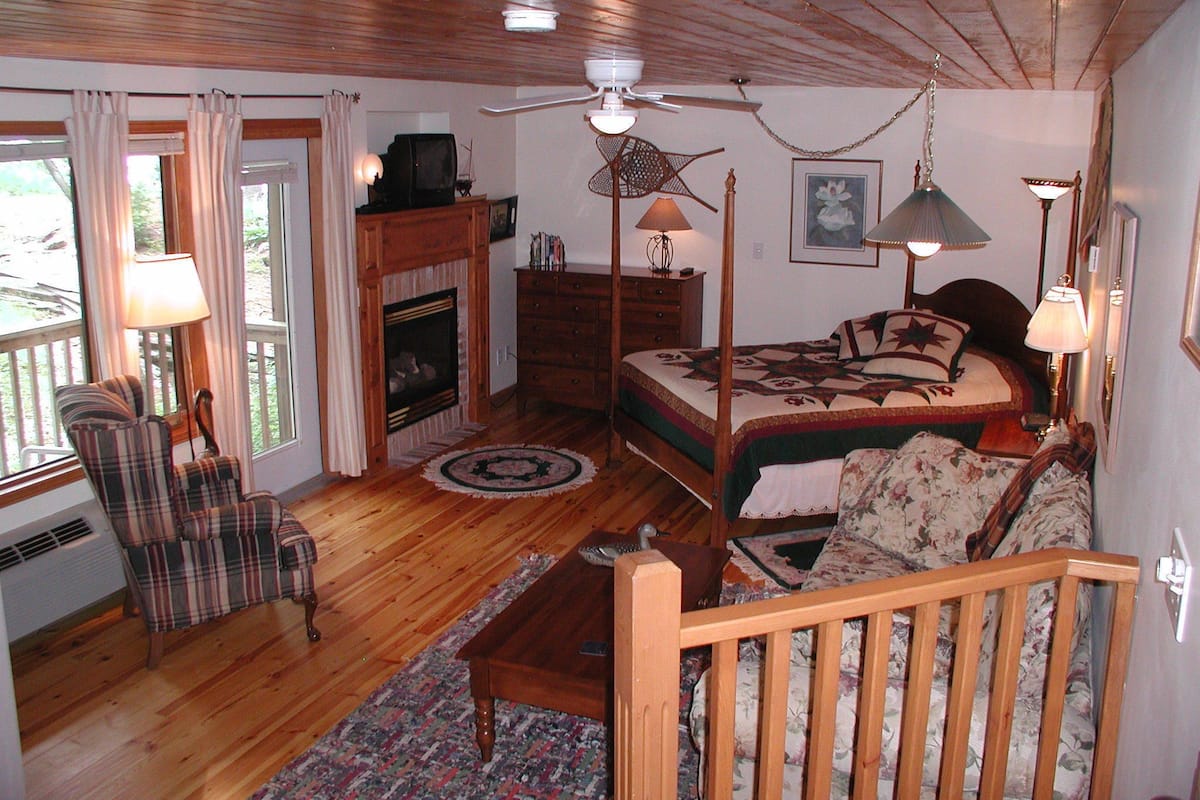 Chalet, Jetted Tub | Individually decorated, individually furnished, free WiFi, bed sheets