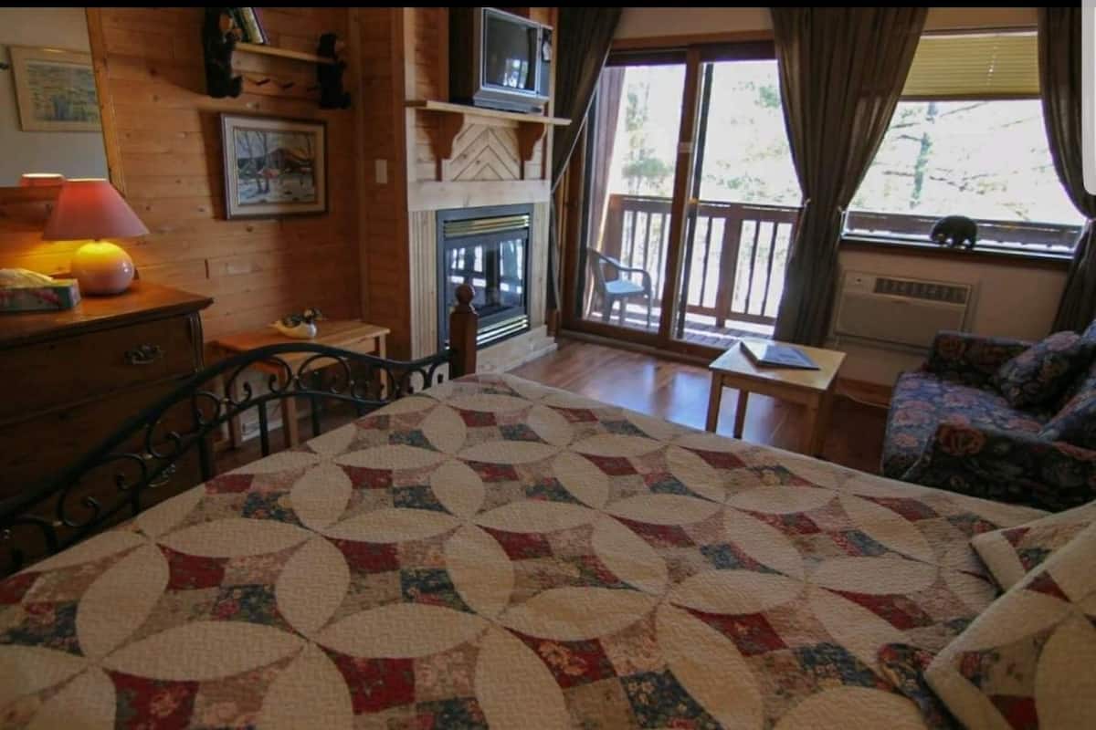 Individually decorated, individually furnished, free WiFi, bed sheets