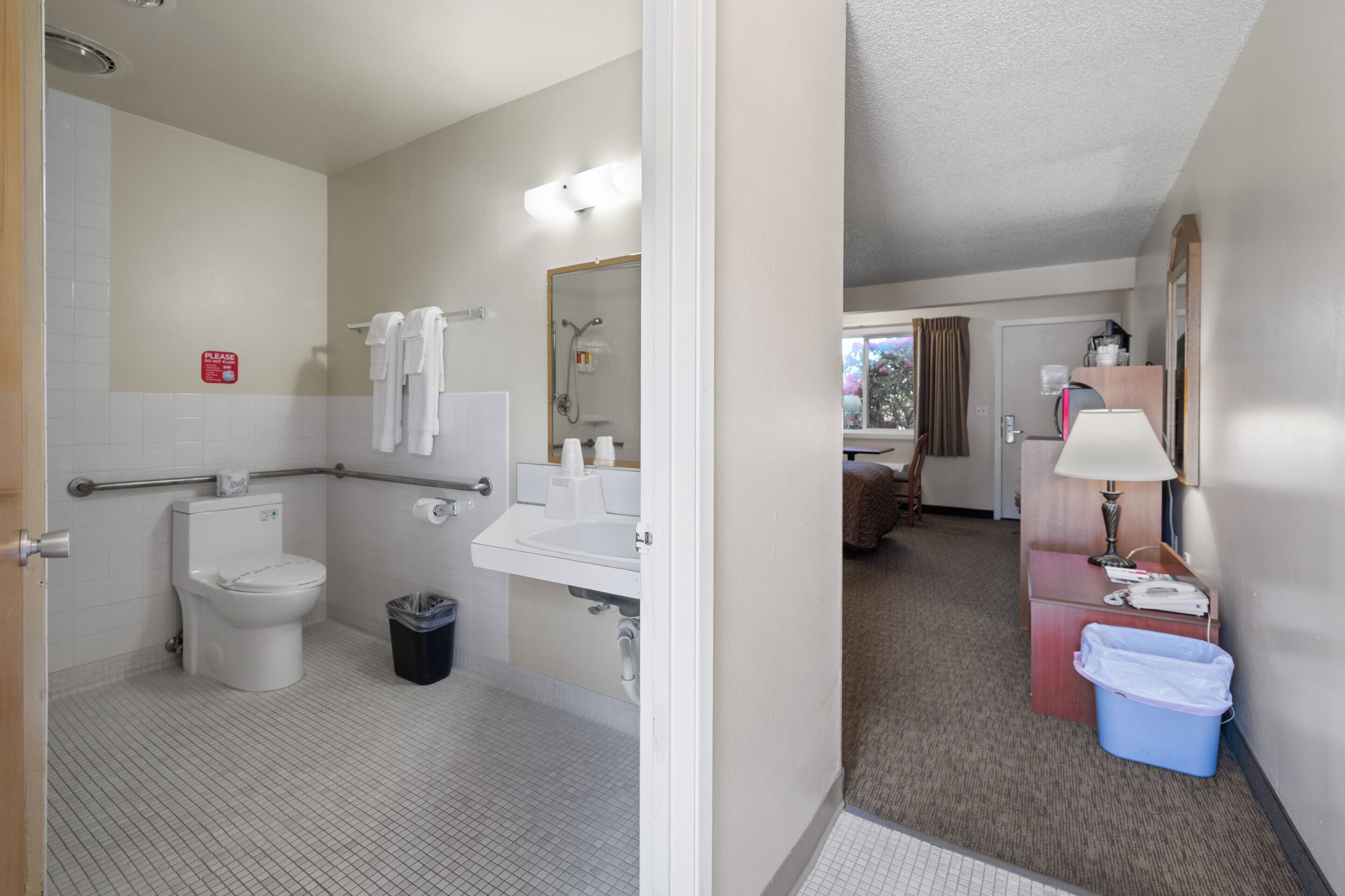 Comfort Double or Twin Room | Individually furnished, blackout drapes, soundproofing
