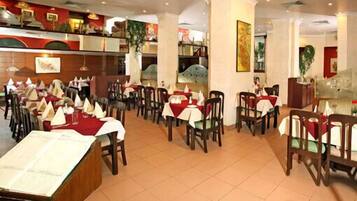 2 restaurants, Mediterranean cuisine