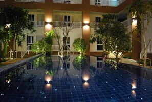 Outdoor pool - U Tiny Boutique Hotel Suvarnabhumi Bangkok (Bangkok)
