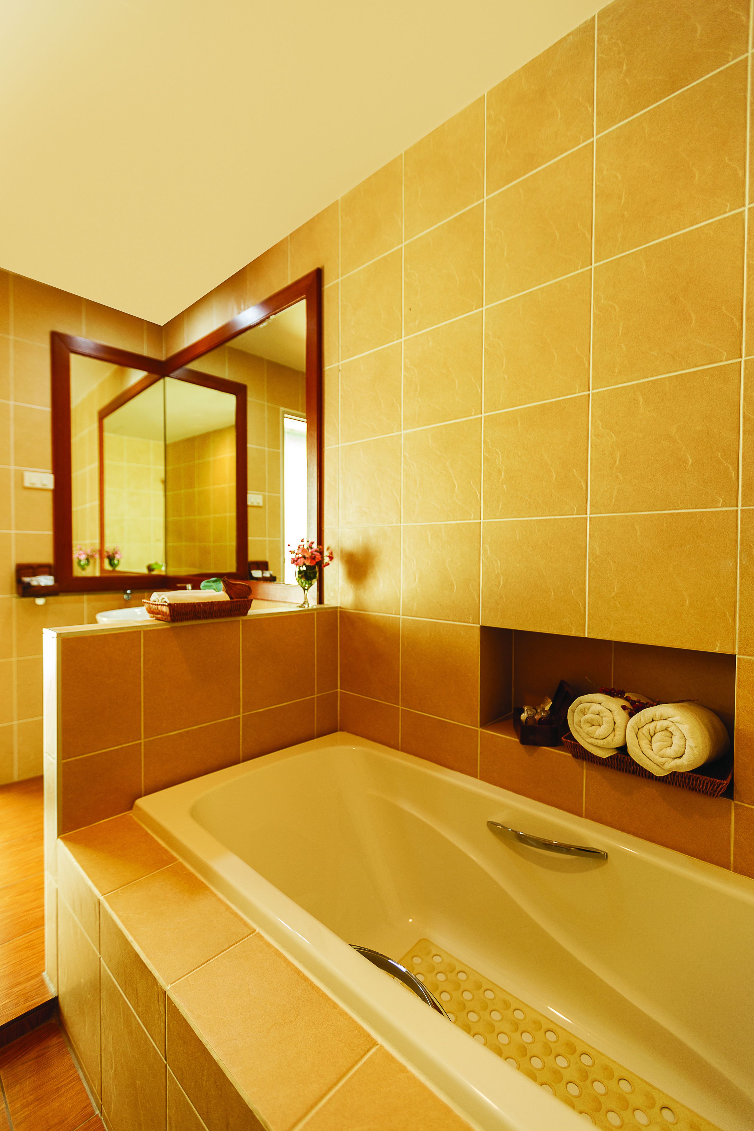 silk room | bathroom | free toiletries, hair dryer, bidet, towels