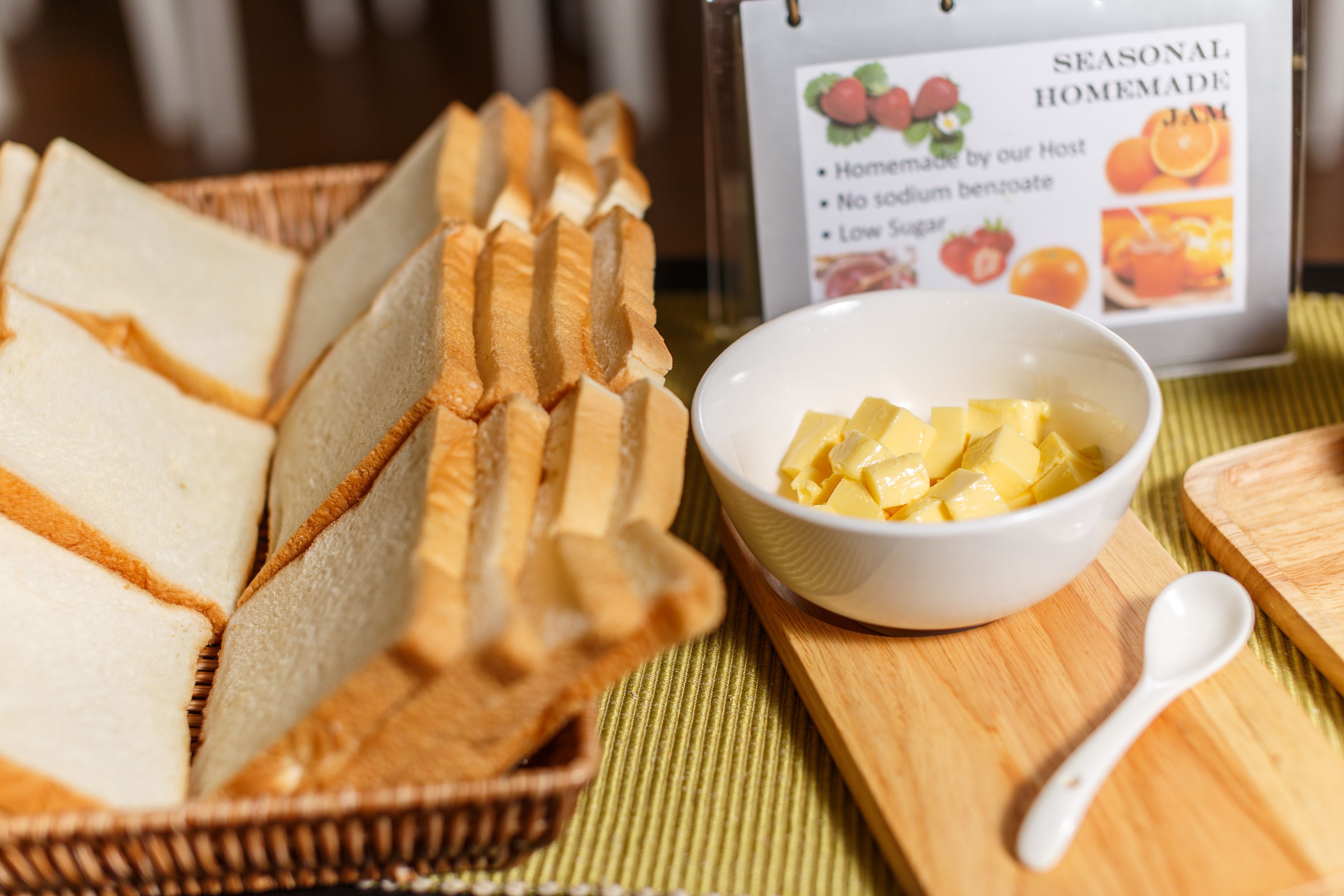 daily continental breakfast (thb 250 per person)