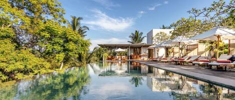 Outdoor pool, open 7:00 AM to 8:00 PM, pool umbrellas, sun loungers