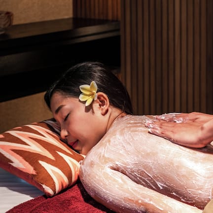 Couples treatment rooms, body treatments, aromatherapy