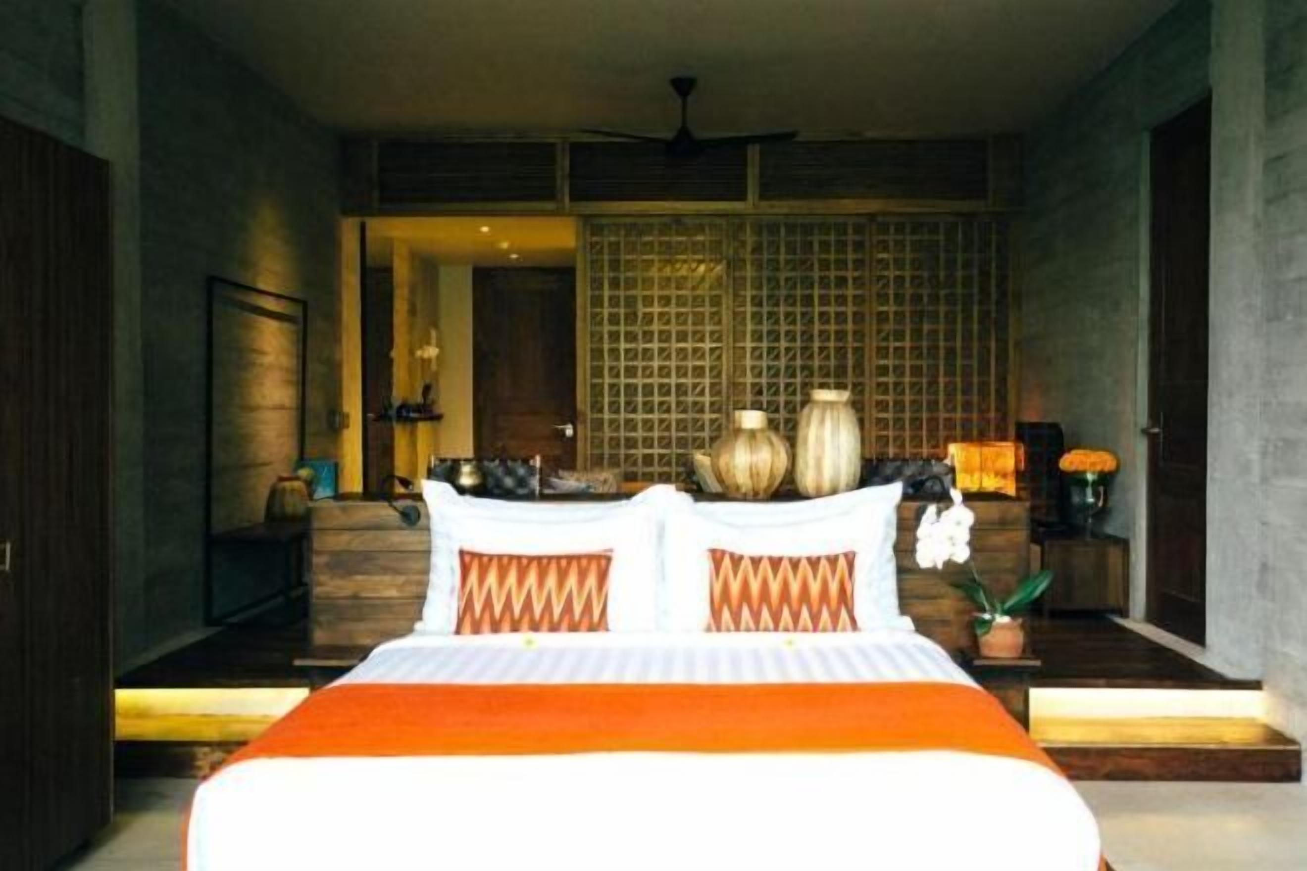 1 bedroom, premium bedding, down duvets, minibar