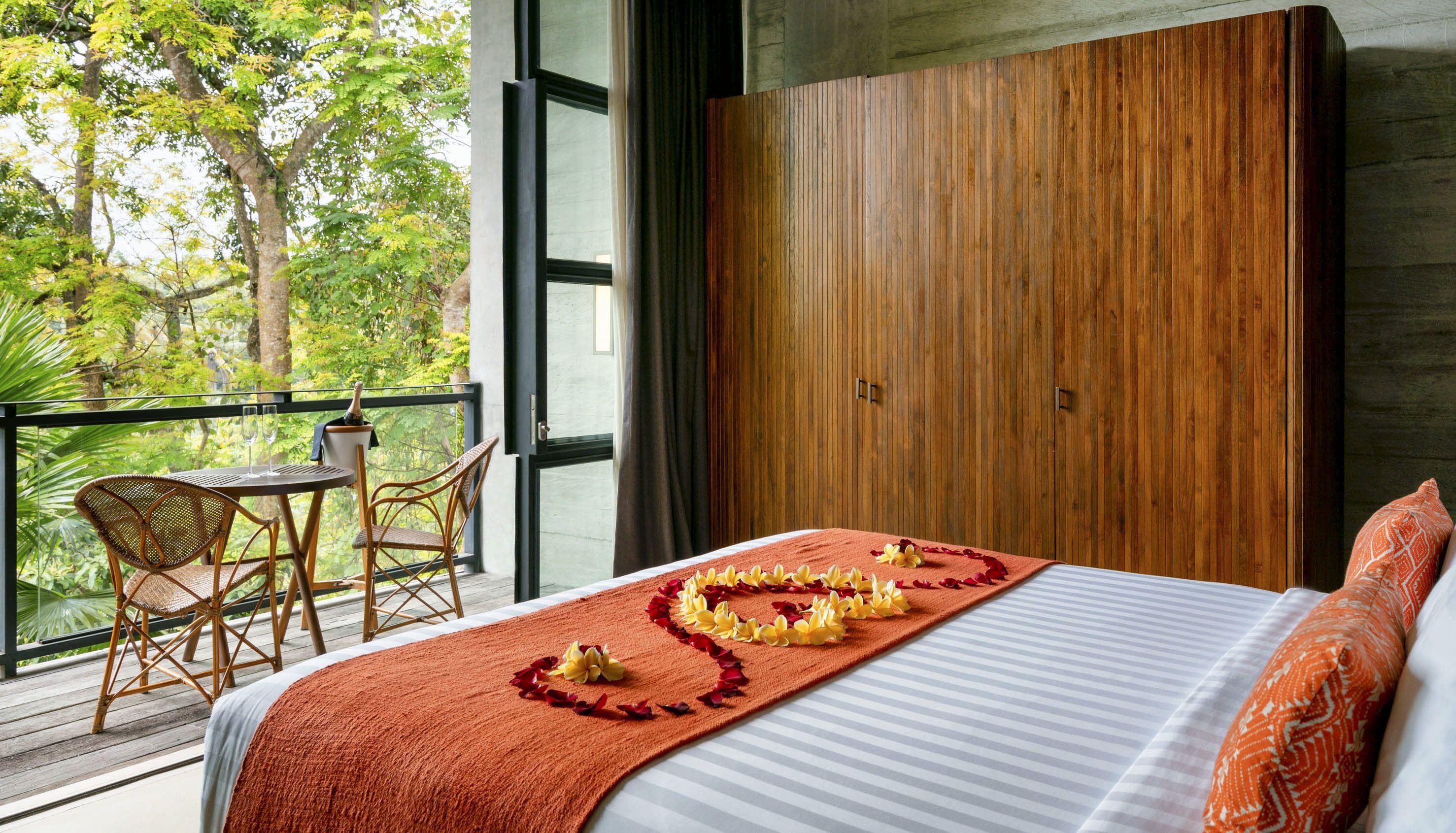 suite, 1 king bed (forest) | balcony