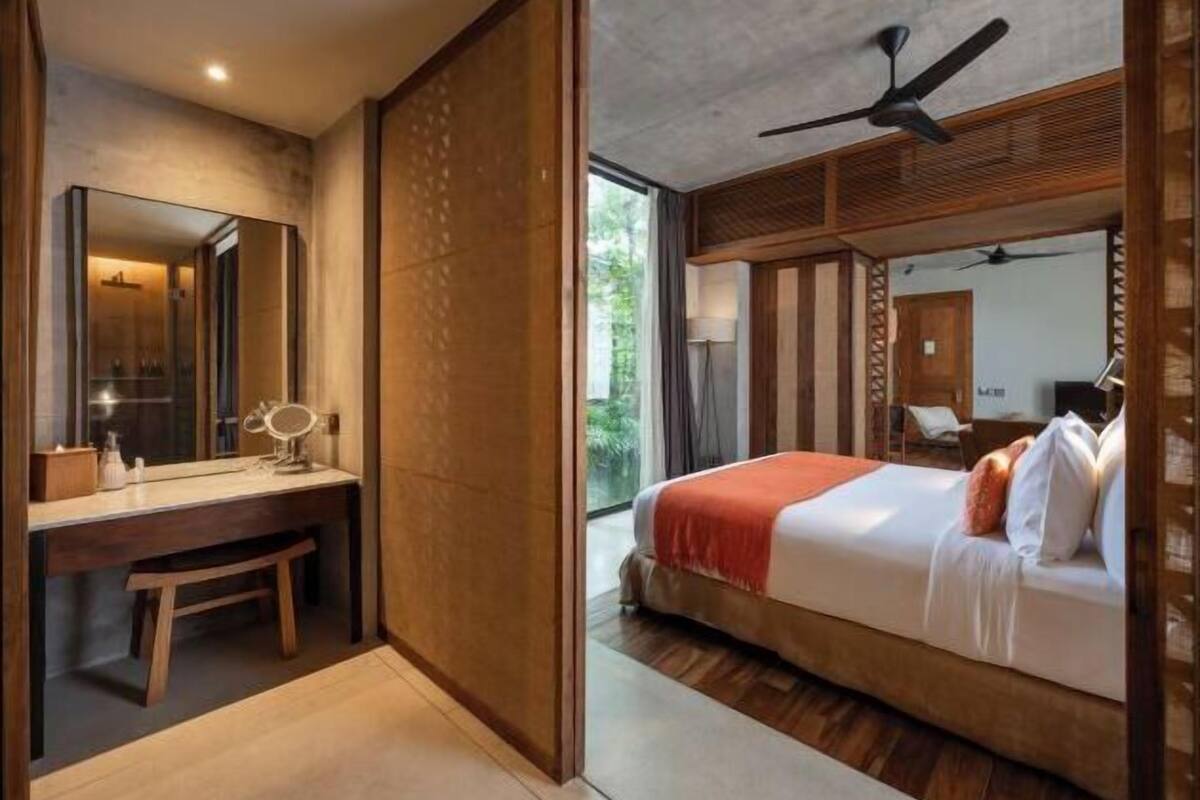 1 bedroom, premium bedding, down comforters, minibar