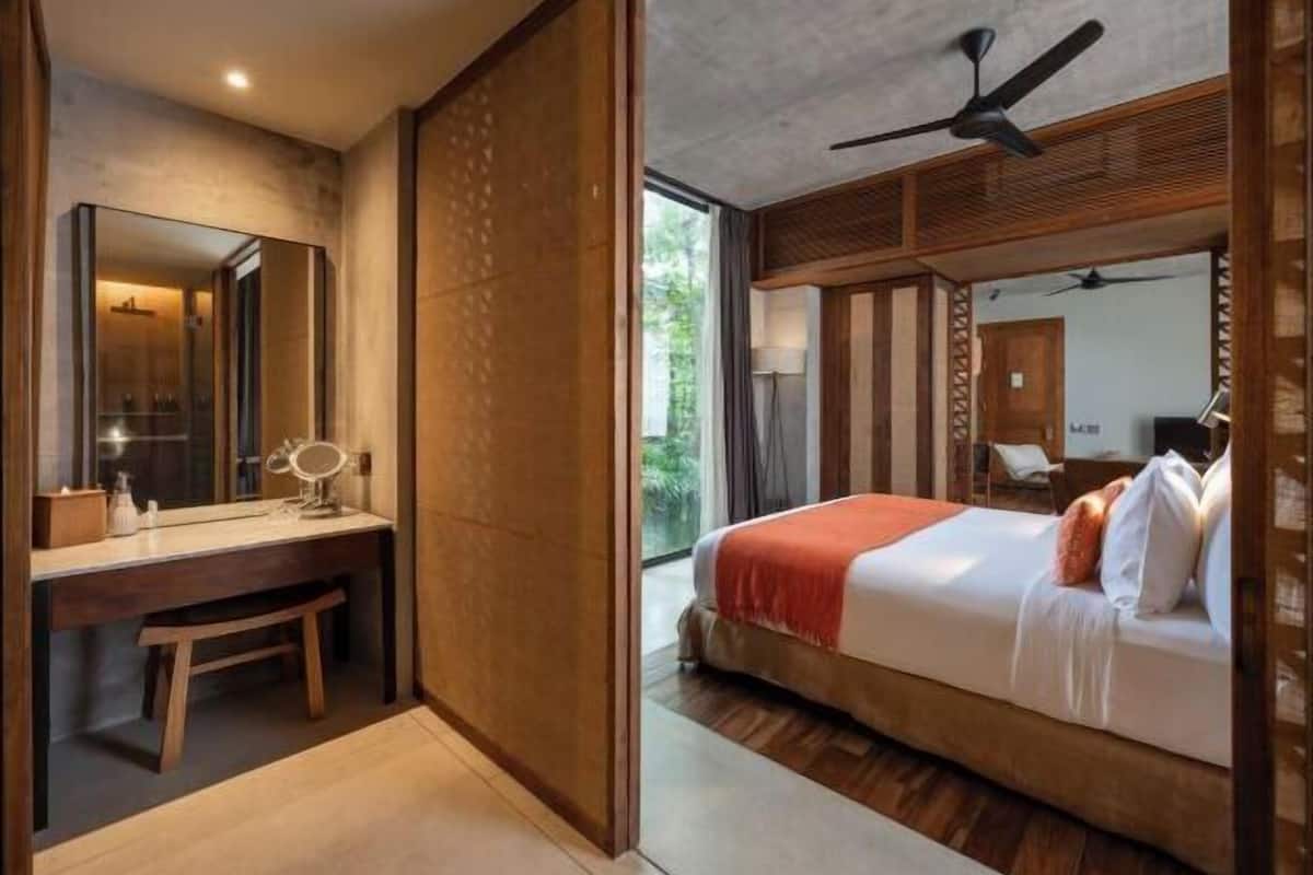 1 bedroom, premium bedding, down duvets, minibar