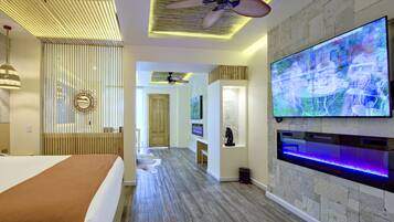 Master Grand Deluxe | In-room safe, iron/ironing board, free WiFi, bed sheets