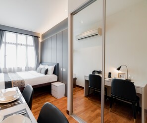 Premium Studio, 1 King Bed | Premium bedding, in-room safe, desk, laptop workspace - Heritage Collection on Boat Quay (South Bridge Wing) - A Digital ApartHotel (Singapore)