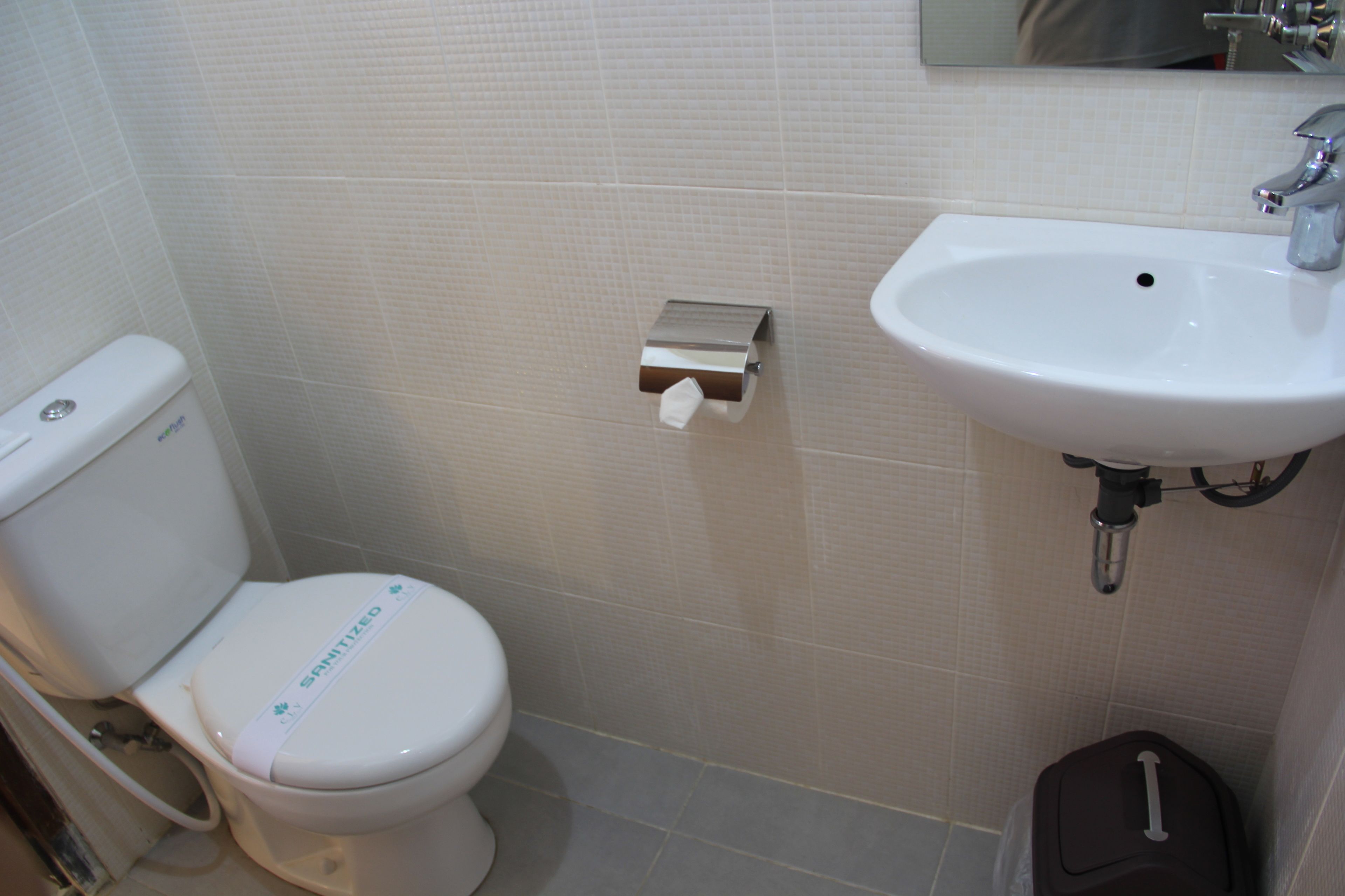 shower, free toiletries, towels