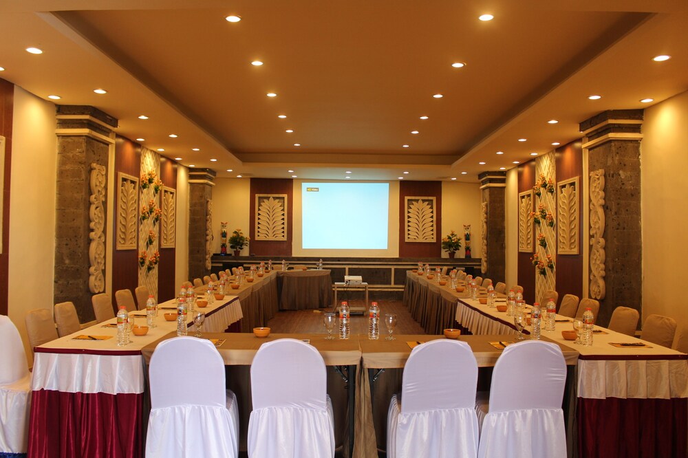 CLV Hotel and Villa