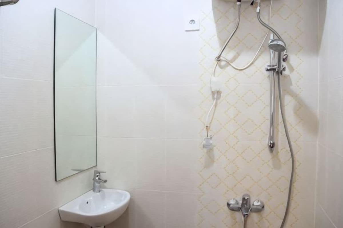 Baño | Regadera, amenidades de baño gratuitas, toallas 