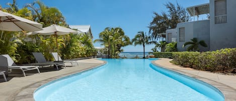 야외 수영장, 일광욕 의자