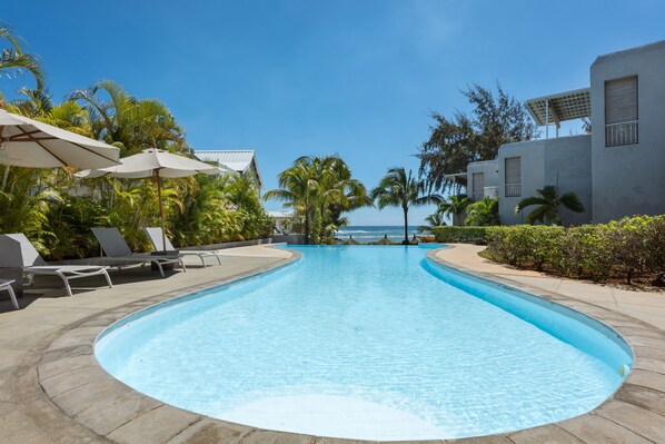 Outdoor pool, sun loungers