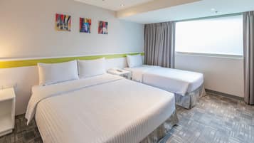 Deluxe Triple Room | Minibar, desk, free WiFi, bed sheets
