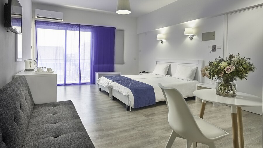 マイクス カナリウム ホテル