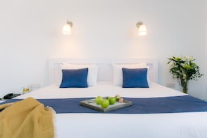 Double or Twin Room | In-room safe, desk, soundproofing, iron/ironing board - Mikes Kanarium Hotel (Larnaca)