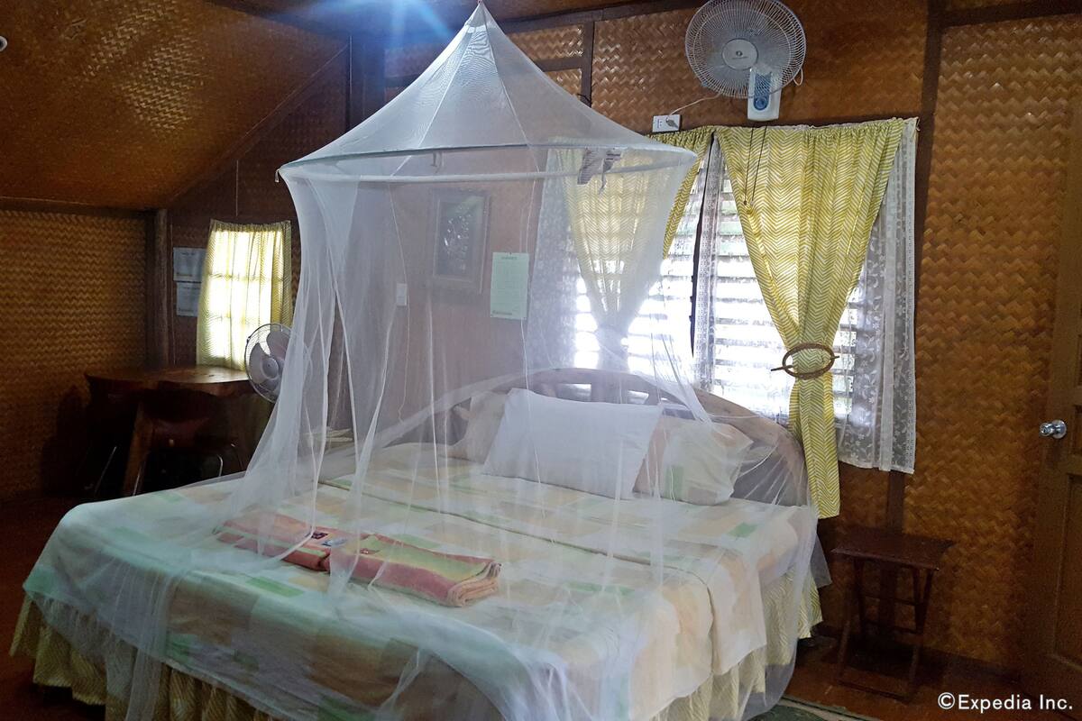Sweet Room | In-room safe, iron/ironing board, bed sheets