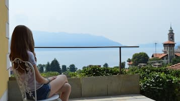 Chambre Double, vue lac | Terrasse/Patio