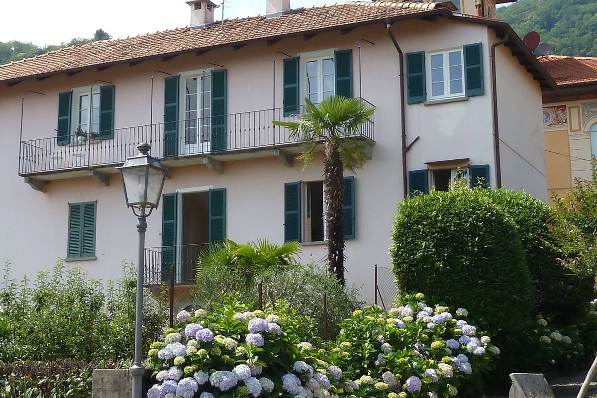 Appartamento panoramico, 1 camera da letto, vista lago, edificio separato | Balcone