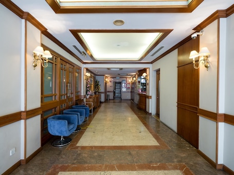 Interior. Four Chain View Hotel