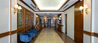 Four Chain View Hotel