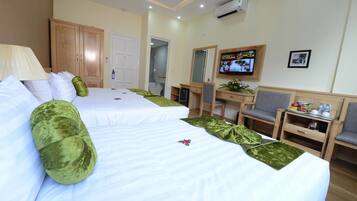 Phòng Suite | Minibar, két bảo mật tại phòng, bàn, phòng cách âm