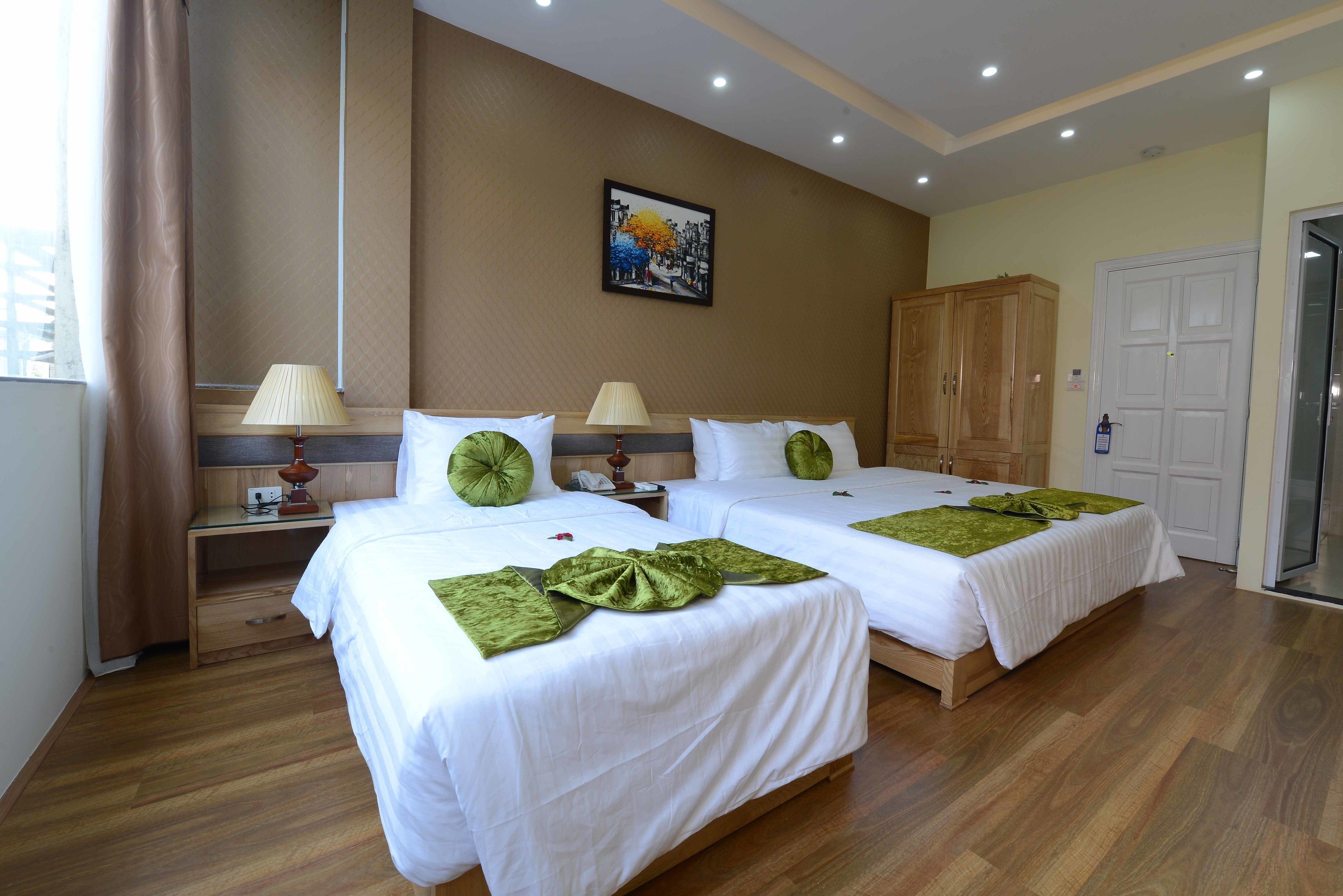 suite | minibar, in-room safe, desk, soundproofing