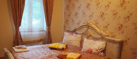 Departamento, balcón | Ropa de cama de alta calidad y camas con efecto memoria