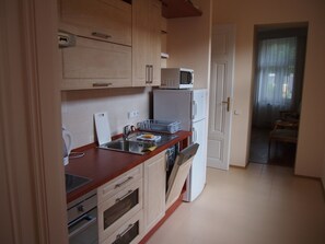 Apartment, 2 Schlafzimmer, Bergblick | Eigene Küche | Kühlschrank, Mikrowelle, Herdplatte, Geschirrspüler