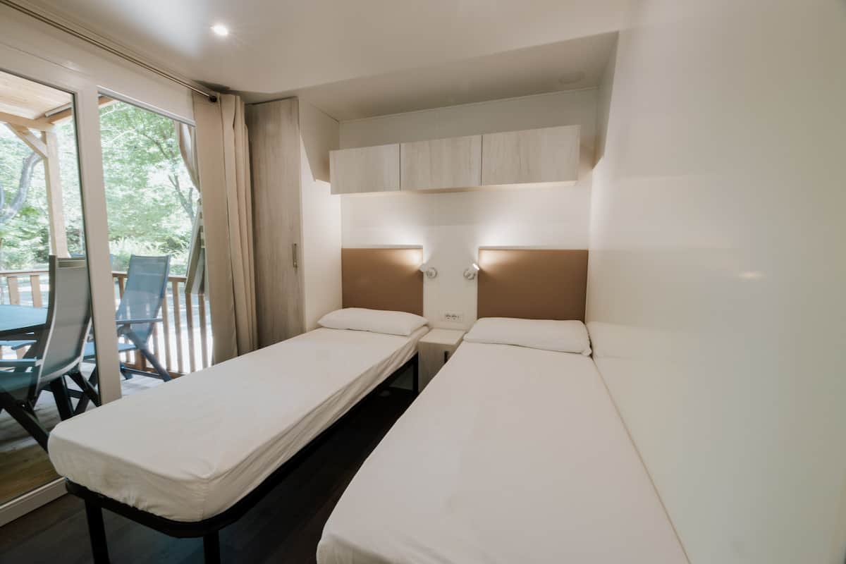 Mobile Home (Sunshine) (4 Adults + 2 Children) | 1 chambre, coffres-forts dans les chambres, rideaux occultants