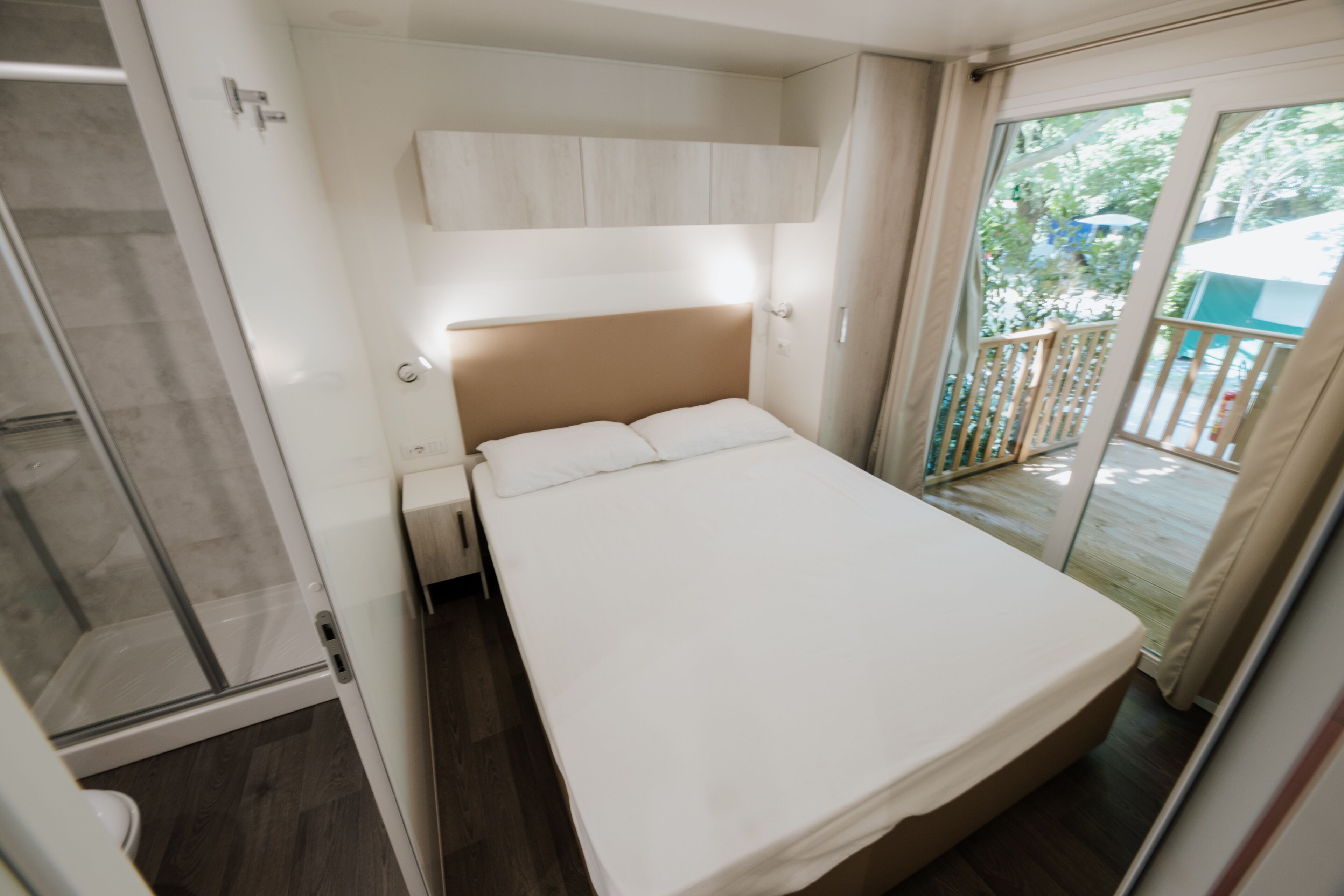 Mobile Home (Sunshine) (4 Adults + 2 Children) | In-room safe, blackout drapes, free WiFi, bed sheets