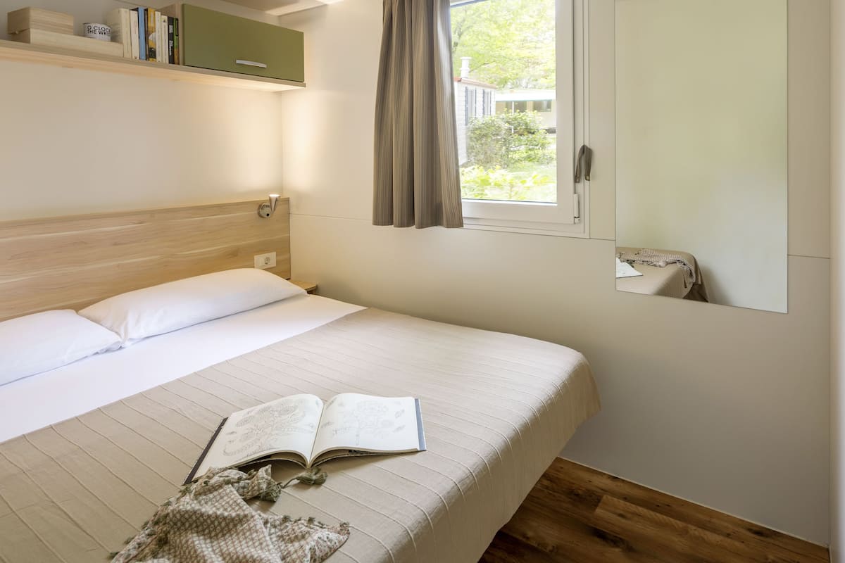Mobile Home (Leisure) (4 Adults + 2 Children) | 1 chambre, coffres-forts dans les chambres, rideaux occultants