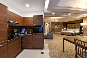 1 bedroom, Egyptian cotton sheets, premium bedding, pillow-top beds
