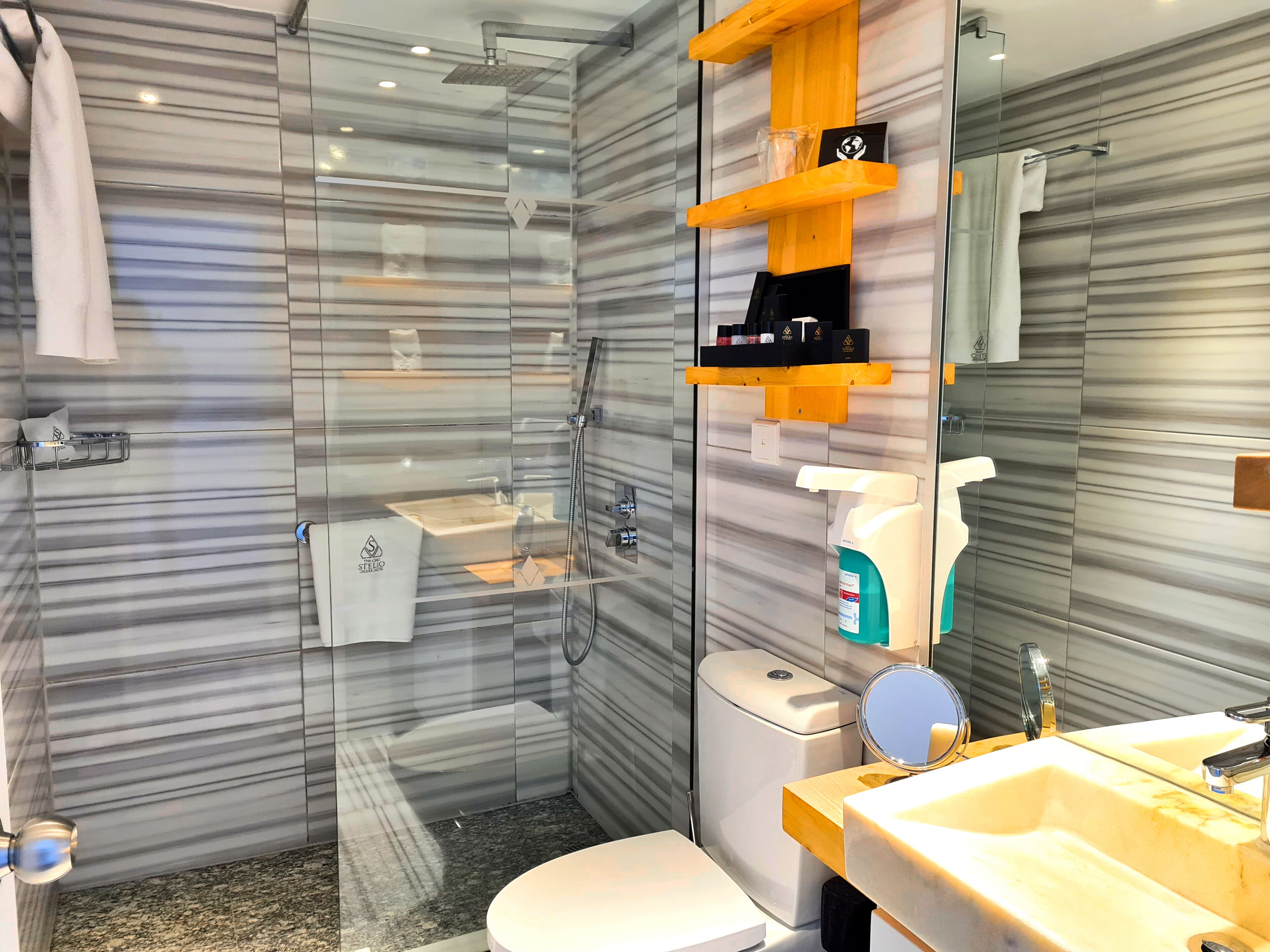 classic double room, balcony, sea view | bathroom | free toiletries, hair dryer, bathrobes, slippers