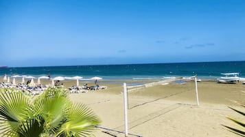 Beach nearby, sun loungers, beach umbrellas, beach towels