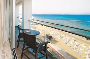 View from property - The Ciao Stelio Deluxe Hotel - Adults Only (Larnaca)