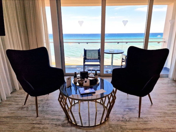 Junior Suite, 1 King Bed, Balcony, Sea View (Executive)