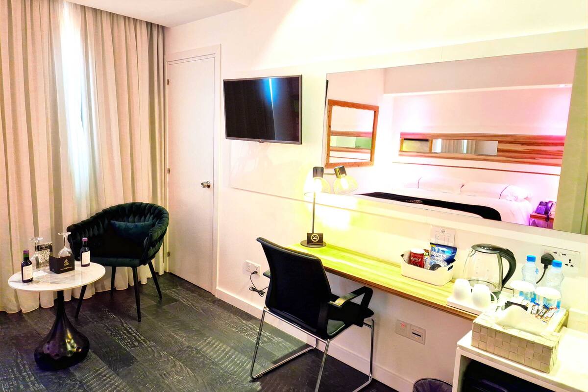 standard double room (inland view, no balcony) | premium bedding, minibar, in-room safe, individually furnished