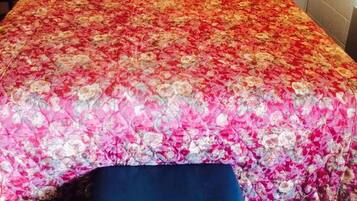 Free WiFi, bed sheets